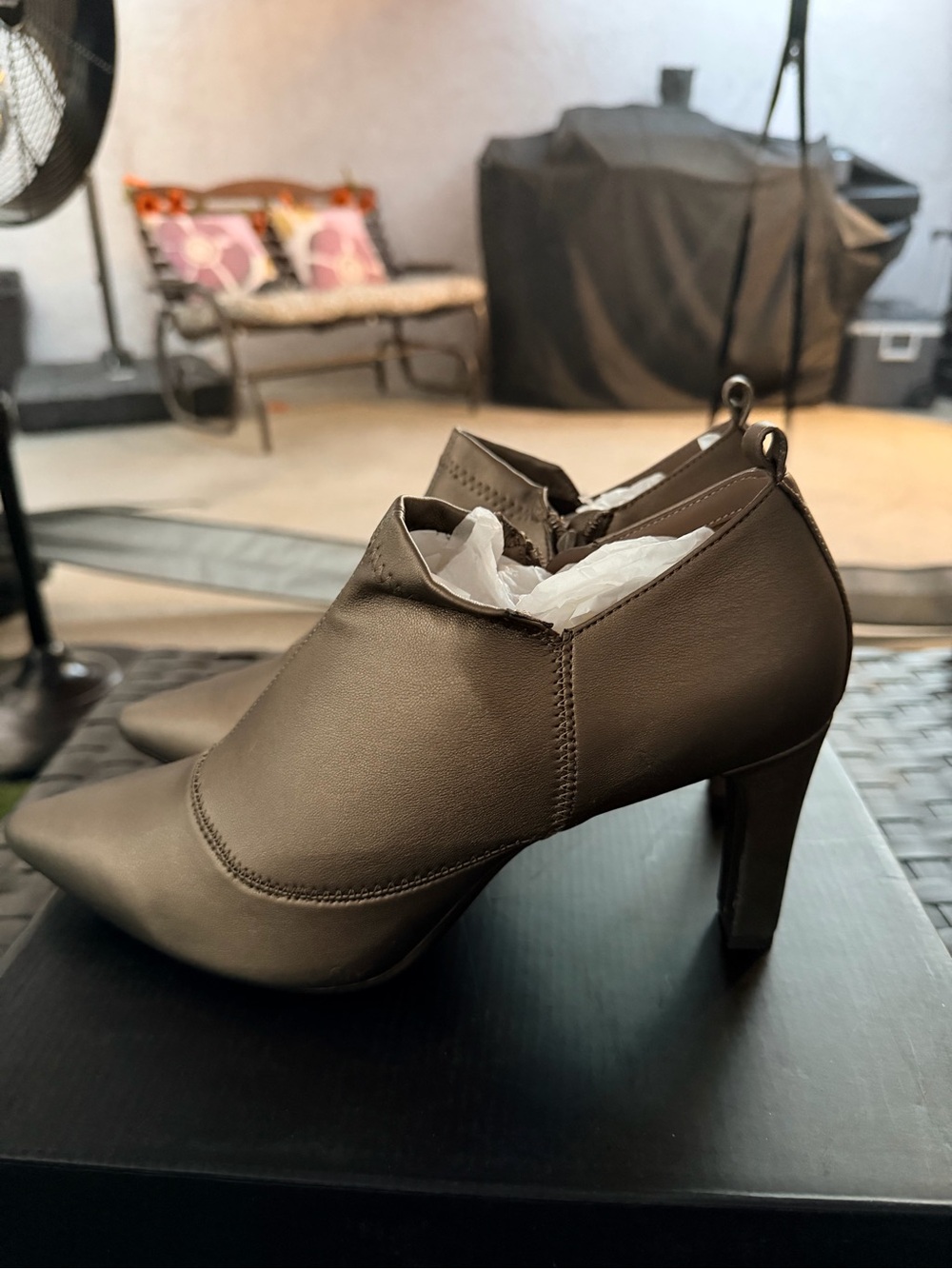 Aeropostale Women’s Brown Pointed-Toe Heel Booties